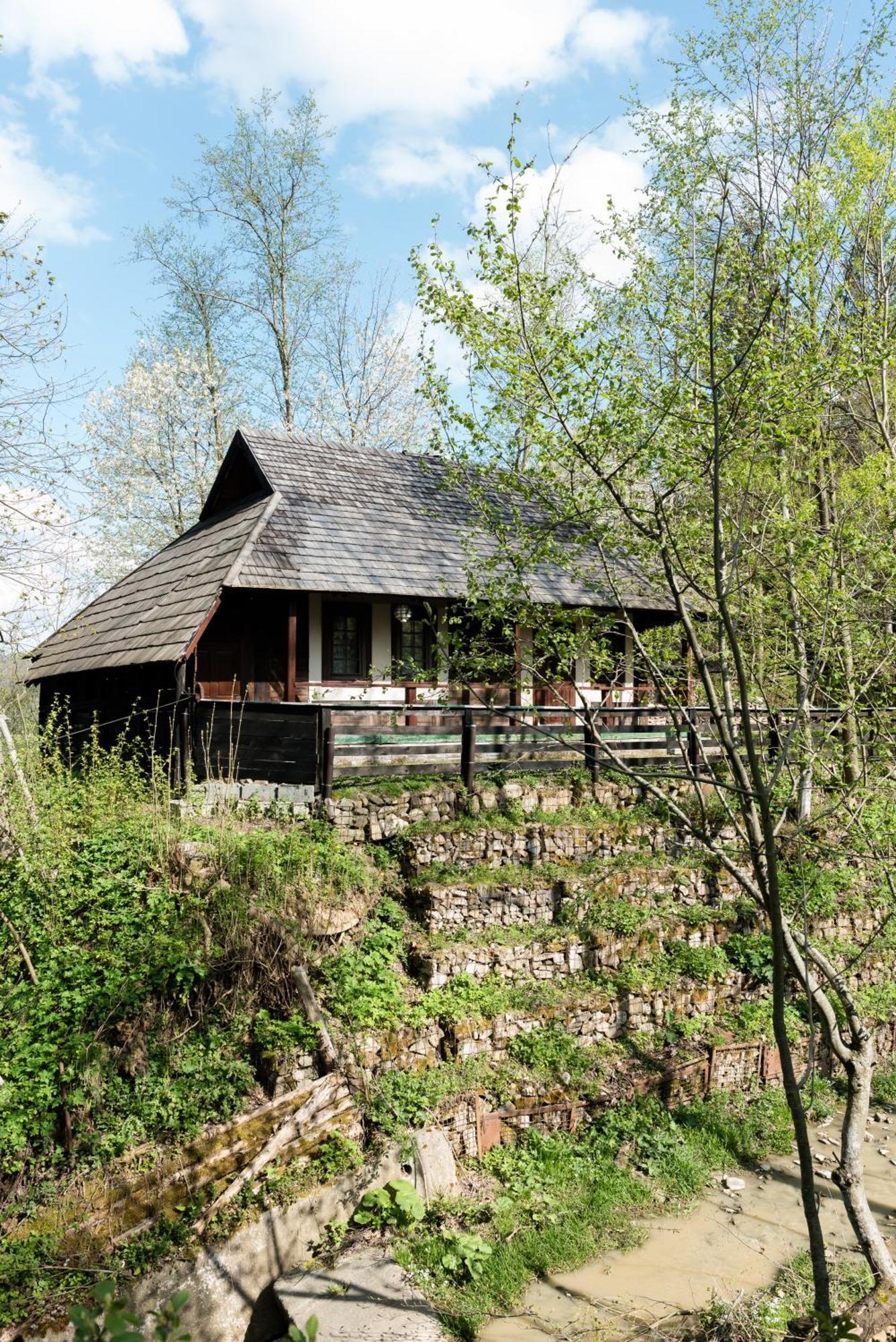 Pensiunea Casa Bunicilor Мэнэстиря-Гуморулуй Экстерьер фото