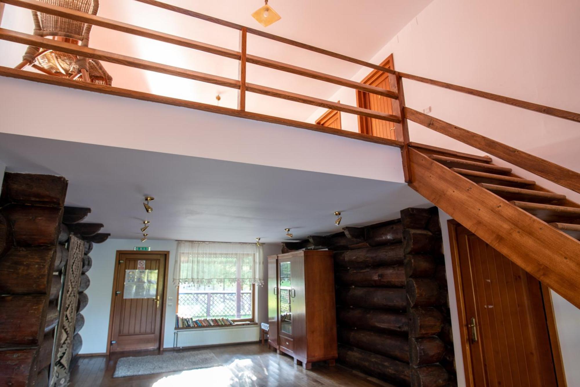 Pensiunea Casa Bunicilor Мэнэстиря-Гуморулуй Экстерьер фото