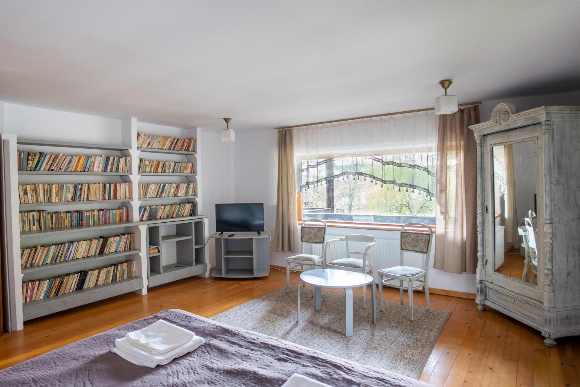 Pensiunea Casa Bunicilor Мэнэстиря-Гуморулуй Номер фото